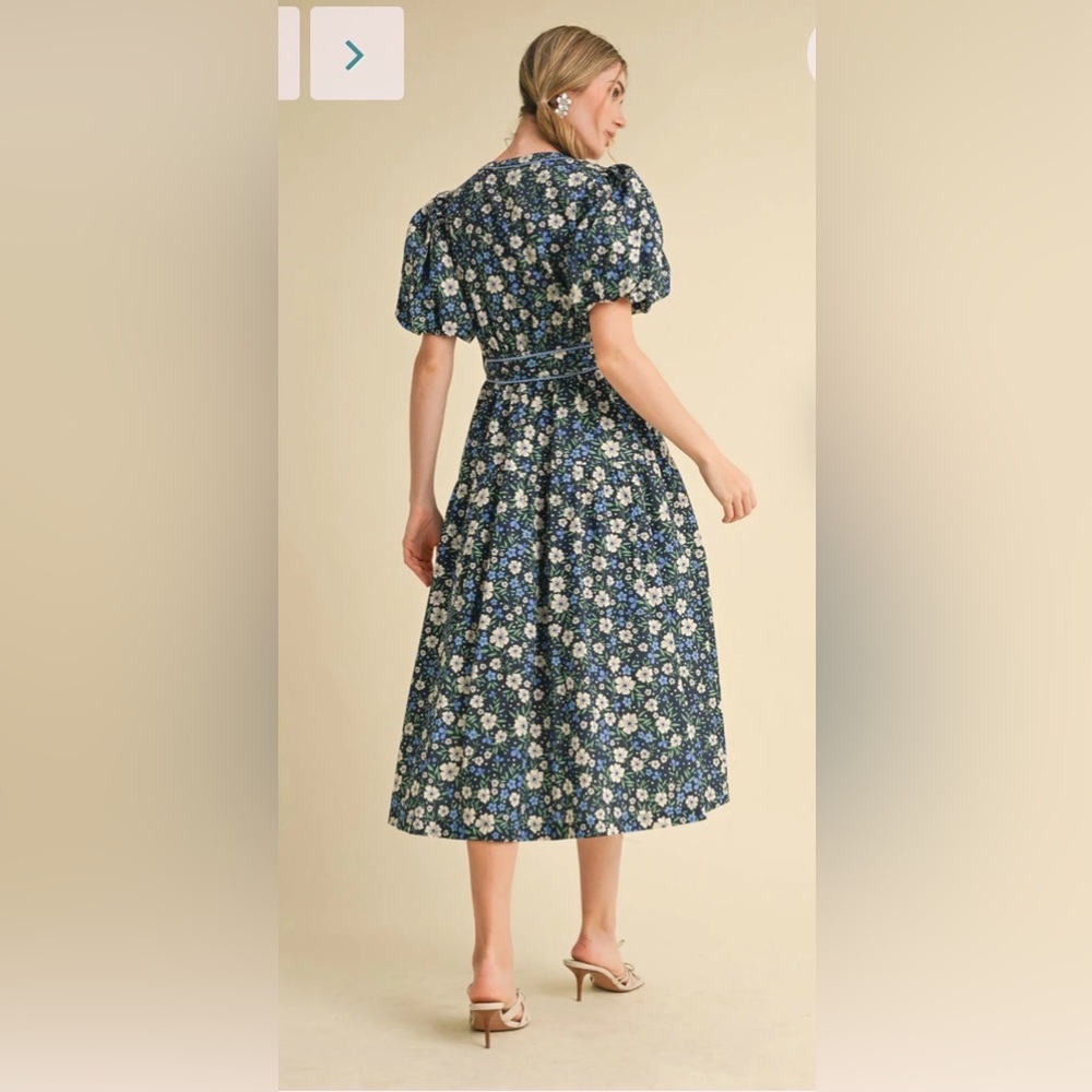 &merci Navy Blue Floral V-Neck Puff Sleeve Midi Dress Size Small - Picture 3 of 10
